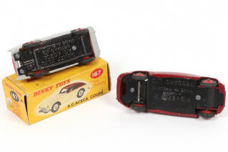 Lot 239 - DINKY TOYS (GB) (2)