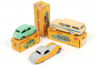Lot 244 - DINKY TOYS (GB) (3)