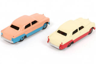 Lot 240 - DINKY TOYS (GB) (2)