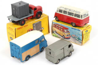 Lot 294 - DINKY TOYS (FRANCE) (4)