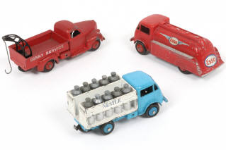 Lot 285 - DINKY TOYS (FRANCE) (3)