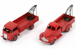 Lot 274 - DINKY TOYS (FRANCE) (2)