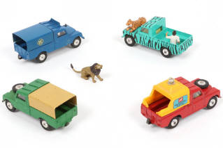Lot 165 - CORGI TOYS (GB) (4)