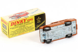 Lot 225 - DINKY TOYS (GB) (1)