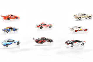 Lot 294 - DIVERS (9)