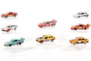 Lot 295 - DIVERS (9)
