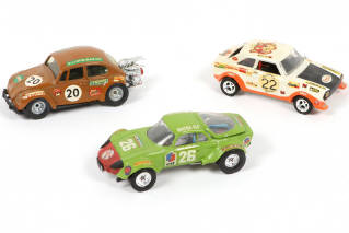 Lot 78 - DIVERS (3)