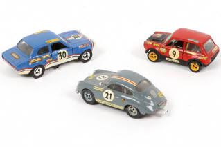 Lot 79 - DIVERS (3)