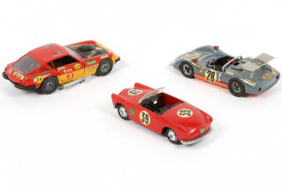 Lot 76 - DIVERS (3)