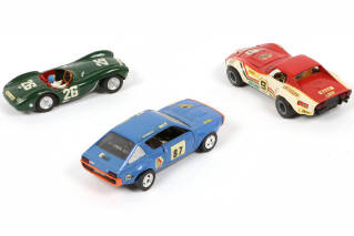 Lot 73 - DIVERS (3)