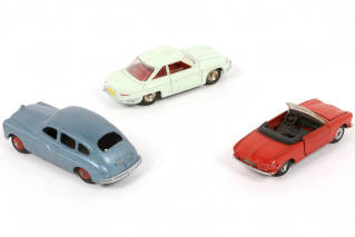 Lot 250 - DINKY TOYS (FRANCE) (3)