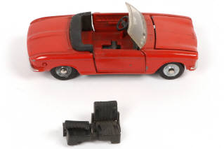 Lot 250 - DINKY TOYS (FRANCE) (3)