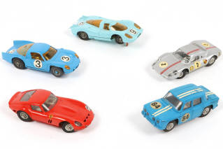 Lot 81 - DIVERS (5)