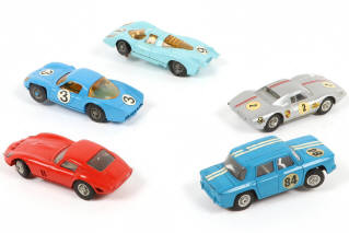 Lot 81 - DIVERS (5)