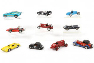 Lot 309 - DIVERS (10)