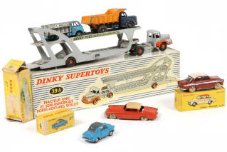 Lot 266 - DINKY TOYS (FRANCE) (5)
