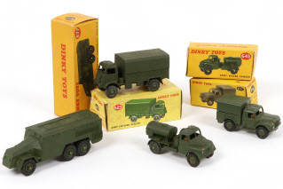 Lot 153 - DINKY TOYS (GB) (4)