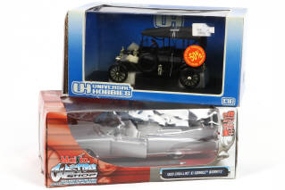 Lot 29 - DIVERS (2)