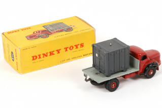 Lot 217 - DINKY TOYS (FRANCE) (1)
