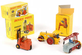 Lot 240 - DINKY TOYS (FRANCE) (3)