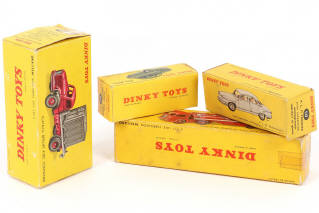 Lot 252 - DINKY TOYS (FRANCE) (4)