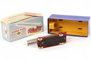 Lot 216 - DINKY TOYS (FRANCE) (1)