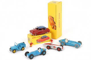Lot 202 - DINKY TOYS (9)