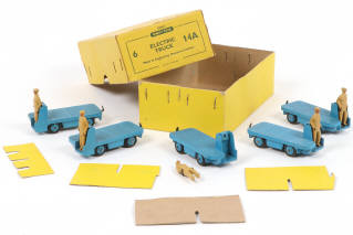 Lot 175 - DINKY TOYS (GB) (1)