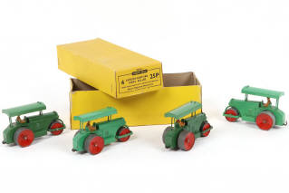 Lot 176 - DINKY TOYS (GB) (1)