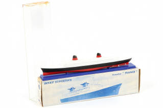 Lot 224 - DINKY TOYS (FRANCE) (1)