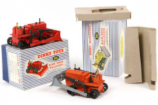 Lot 192 - DINKY TOYS (GB) (2)