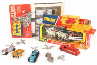 Lot 199 - DINKY TOYS (GB) (15)