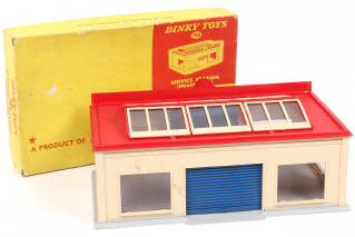 Lot 181 - DINKY TOYS (GB) (1)