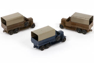 Lot 195 - DINKY TOYS (GB) (3)