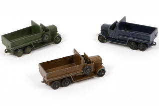 Lot 194 - DINKY TOYS (GB) (3)