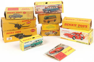 Lot 204 - DINKY TOYS (11)
