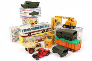 Lot 201 - DINKY TOYS (7)