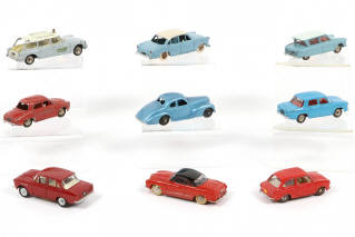 Lot 273 - DINKY TOYS (FRANCE) (9)