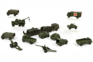 Lot 270 - DINKY TOYS (14)
