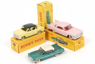 Lot 274 - DINKY TOYS (FRANCE) (3)