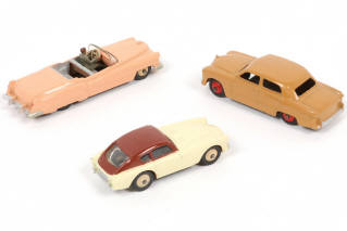 Lot 243 - DINKY TOYS (GB) (3)