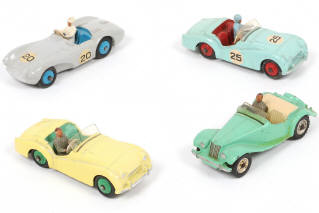 Lot 253 - DINKY TOYS (GB) (4)