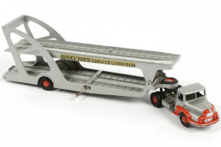 Lot 264 - DINKY TOYS (FRANCE) (1)