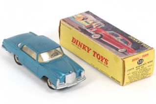 Lot 259 - DINKY TOYS (FRANCE) (1)