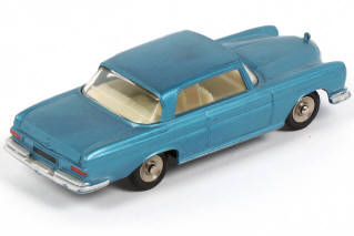 Lot 259 - DINKY TOYS (FRANCE) (1)