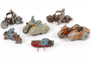 Lot 56 - DIVERS (6)