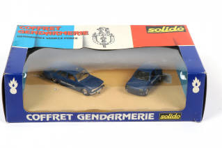 Lot 89 - DIVERS (4)