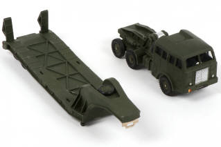Lot 268 - DINKY TOYS (FRANCE) (1)