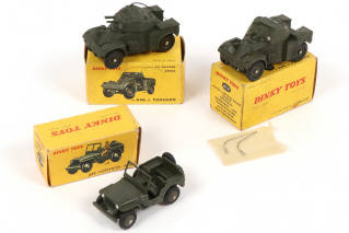 Lot 271 - DINKY TOYS (FRANCE) (3)