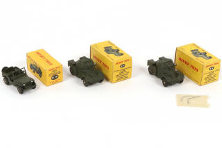 Lot 271 - DINKY TOYS (FRANCE) (3)